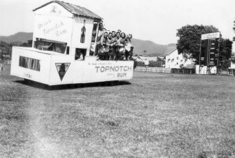 b001-1947-Topnotch-Barbadoes-Rum