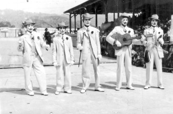 f001-1949-Minstrels