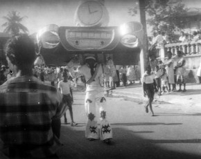 r002-Clock-Radio-Man