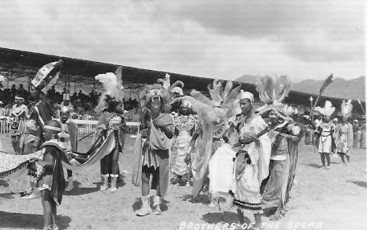 e001-1964-Brothers-of-the-Spear-_3