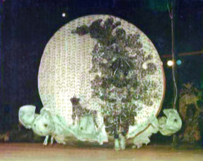 g004-1969-Kings-Queens-Individuals-Man-in-the-Moon