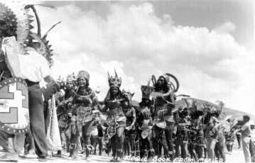 h002-1964-Magic-Book-from-Mexico-9_02