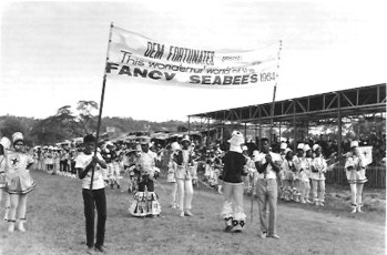 l003-1964-The-Wonderful-World-of-Fancy-Sea-Bees-Kenneth-Williams