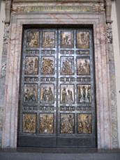 1_W023Holy-Door-of-St-Peters-Basilica-Vatican-2010
