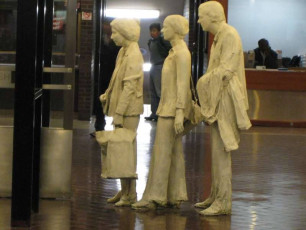 B001-42nd-St-Station-New-York-2006