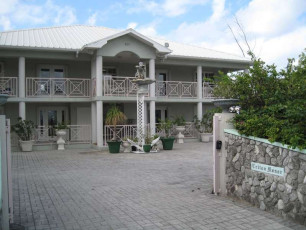 B041Triton-Manor-George-Town-Cayman-Islands-2008