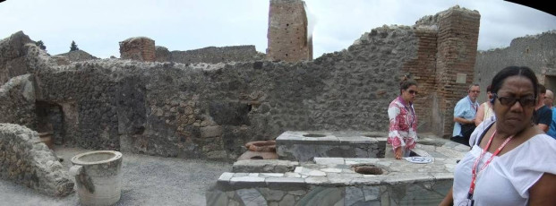 C036Scavi-di-Pompei-Fast-Food-Italy-2010