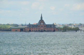 E025Jersey-City-Communipaw-Terminal-New-Jersey-2016