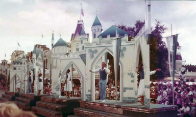 F018Disneyworld-1982