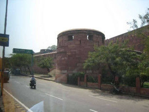 H045Red-Fort-Agra-India-2007