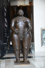 I047Adam-and-Eve-Columbus-Circle-Mall-NYC-2018