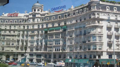 M033Placa-de-Francesc-Macia-Barcelona-Spain-2010