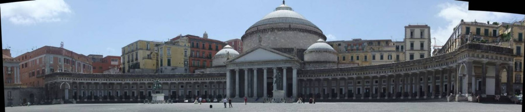 Q033Plebiscito-Square-Naples-Italy-2010