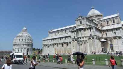 Q040Tower-of-Pisa-Italy-2010
