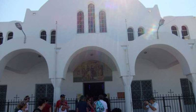 R011Cathedral-Church-of-Candlemas-of-The-Lord-Santorini-Italy-2010