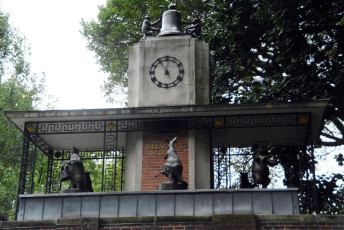 U049Delacorte-Clock-Central-Park-NYC-2019