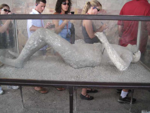 V033Pompeii-Italy-2010