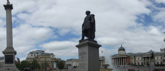 V040Trafalgar-Square-London-UK-2010