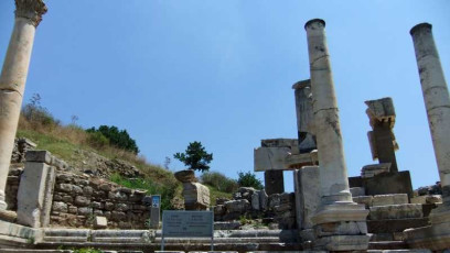 W029Mornumental-Fountain-Ephesus-Greece-2010