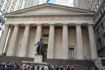 X019Federal-Hall-National-Memorial-Wall-St-NYC-2011