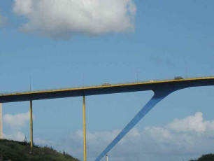X034Queen-Juliana-Bridge-Willemstad-Curacao-2006