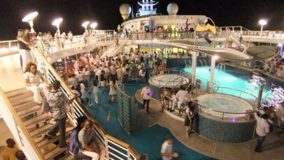 Y033Pool-Party-Cruise-2010