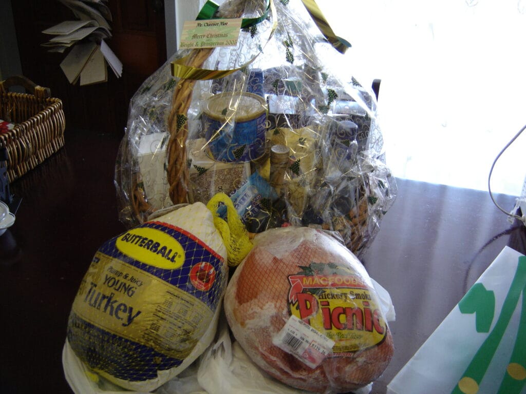 DSC00139[2004 NCC Christmas Hamper]