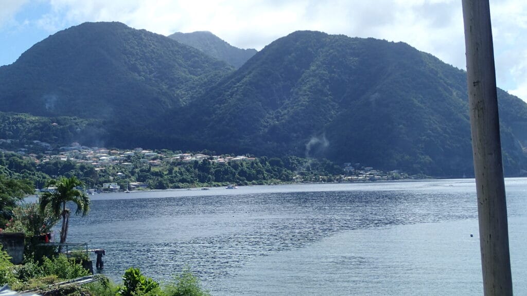 PC040327-2013-Dominica